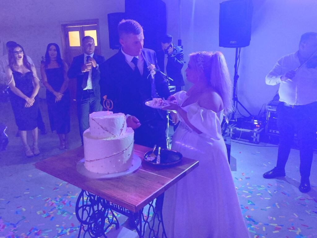 Formația VEXUS la nuntă în Sângeorz-Băi 13 Formatia VEXUS Cluj Formatie nunta Bistrita Cover Band Cluj Solisti nunta Cluj Solisti nunta Bistrita Sangeorz Bai Nunta Sanct Gurgh VEXUS.ro 13